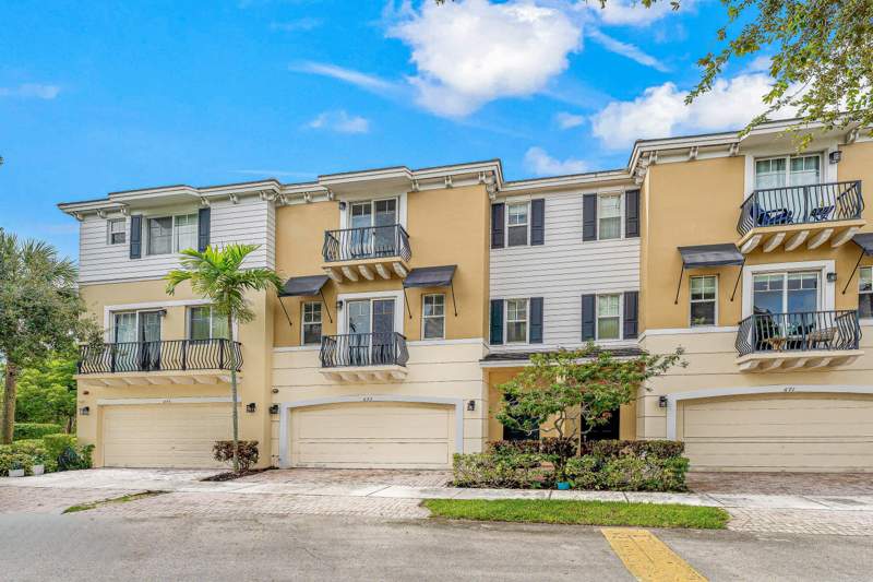 3 bedroom Townhouse at 673 NW 38th Circle, Vistazo At Boca Raton, Boca Raton — photo 2
