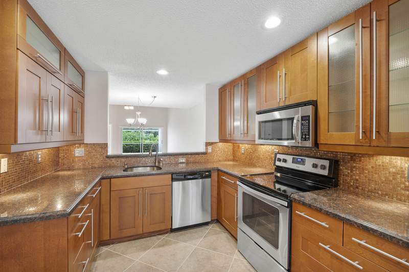 3 bedroom Townhouse at 7374 NW 61st Terrace, Parkland Terraces, Parkland — photo 3