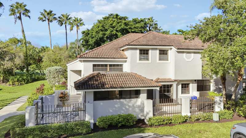 2 bedroom Condominium at 587 Prestwick Circle #2, Prestwick Chase, Palm Beach Gardens — photo 1