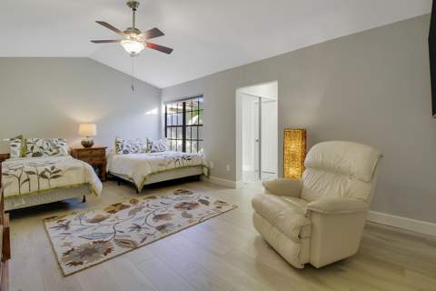 587 Prestwick Circle #2, Palm Beach Gardens FL - photo 18 of 48