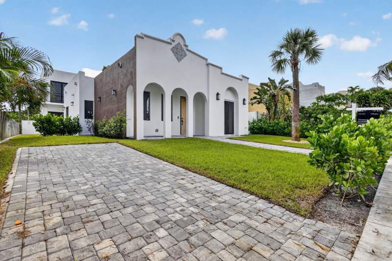 4 bedroom Single Family Residence at 810 34th Street, Northwood Add, West Palm Beach — photo 2