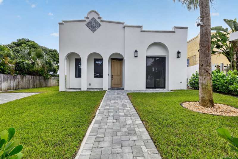 4 bedroom Single Family Residence at 810 34th Street, Northwood Add, West Palm Beach — photo 1