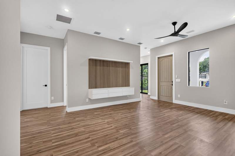 4 bedroom Single Family Residence at 810 34th Street, Northwood Add, West Palm Beach — photo 5