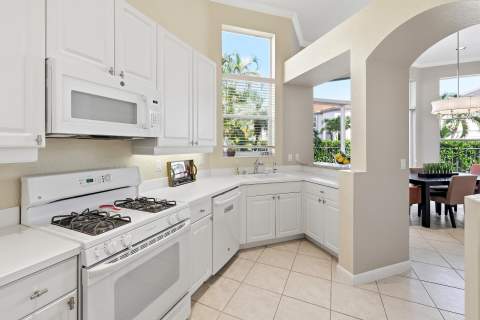 4252 NW 66th Lane, Boca Raton FL - photo 9 of 44