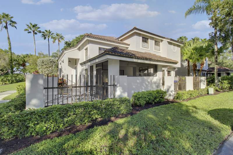 2 bedroom Condominium at 587 Prestwick Circle #2, Prestwick Chase, Palm Beach Gardens — photo 5