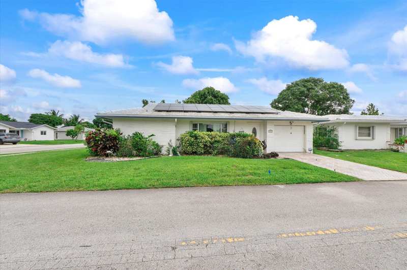 2 bedroom Single Family Residence at 7510 NW 71st Avenue, Mainlands Of Tamarac Lakes, Tamarac — photo 1