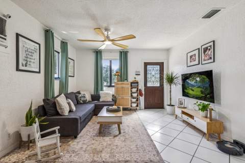55 Davis Road, Palm Springs FL - photo 10 of 40