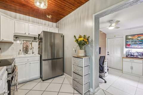 55 Davis Road, Palm Springs FL - photo 16 of 40