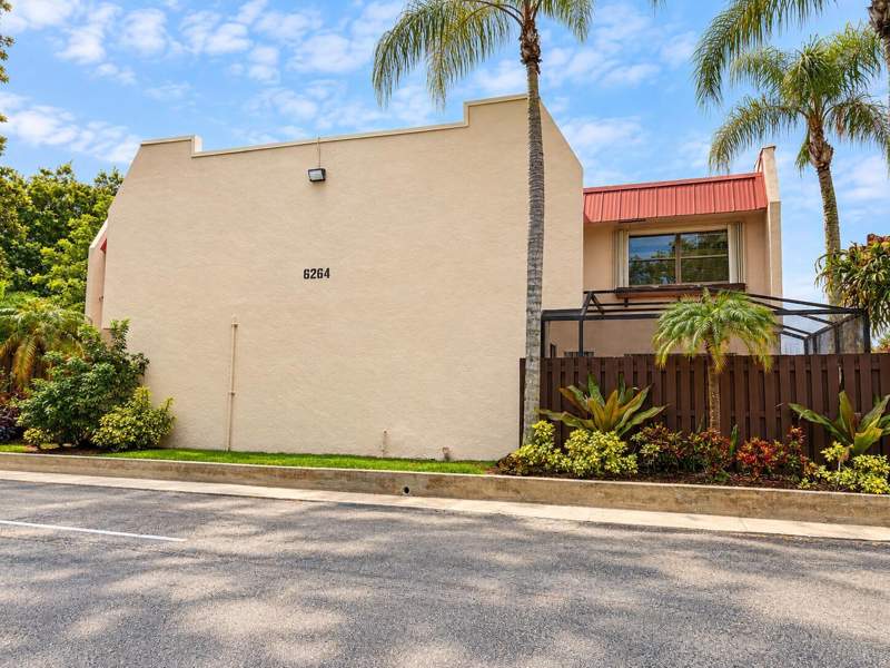 3 bedroom Townhouse at 6264 Seven Springs Boulevard #A, Seven Springs, Greenacres — photo 2