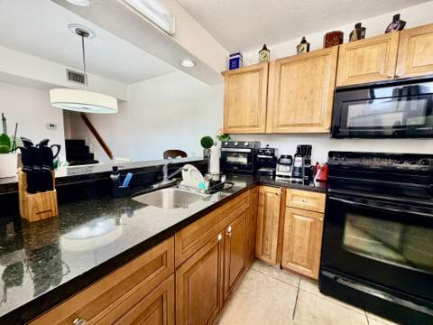 3870 Victoria Drive, West Palm Beach FL - photo 9 of 35