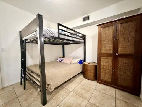 3870 Victoria Drive, West Palm Beach FL - photo 23 of 35