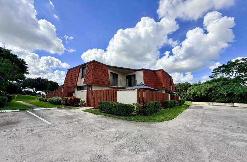 2 bedroom Townhouse at 3870 Victoria Drive, Somerset, West Palm Beach — photo 5