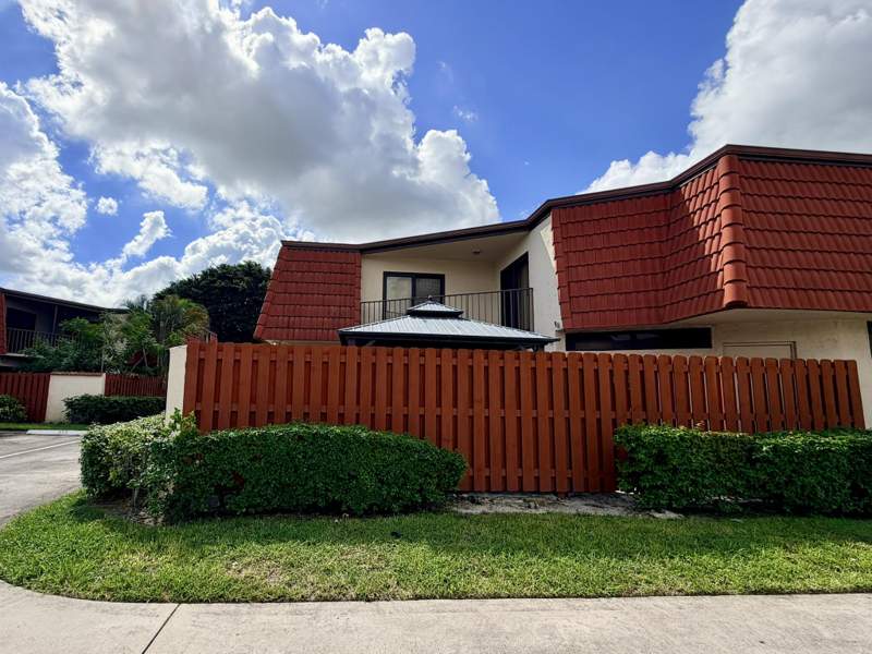 2 bedroom Townhouse at 3870 Victoria Drive, Somerset, West Palm Beach — photo 4