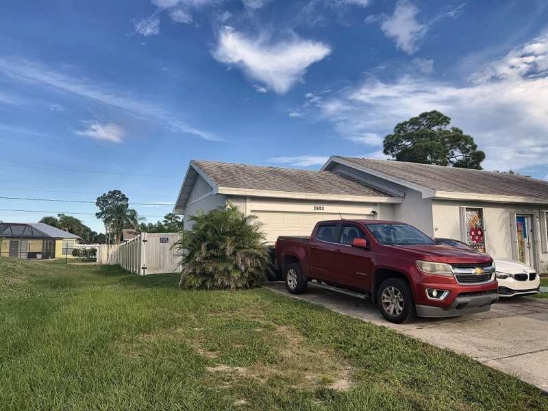 3 bedroom Single Family Residence at 1521 SE Airoso Boulevard, Port St Lucie Section 2, Port St. Lucie — photo 1