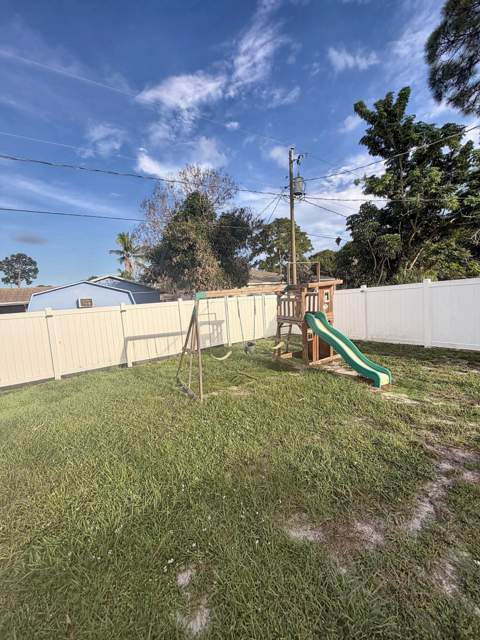 1521 SE Airoso Boulevard, Port St. Lucie FL - photo 12 of 13