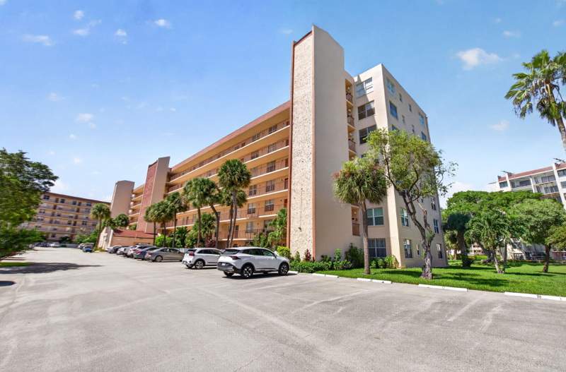 2 bedroom Condominium at 14527 Bonaire Boulevard #110, Villages Of Oriole Bonaire, Delray Beach — photo 2