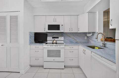 14527 Bonaire Boulevard #110, Delray Beach FL - photo 10 of 50