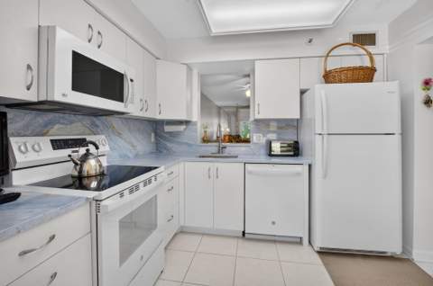 14527 Bonaire Boulevard #110, Delray Beach FL - photo 12 of 50