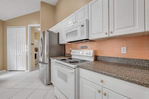 8067 Bellafiore Way, Boynton Beach FL - photo 9 of 58