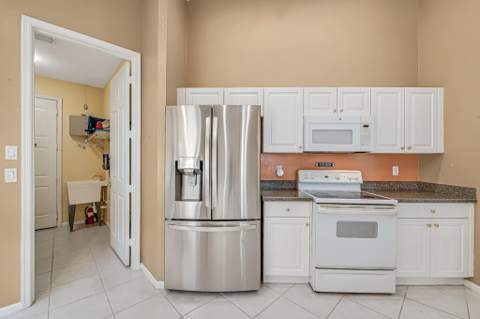 8067 Bellafiore Way, Boynton Beach FL - photo 13 of 58