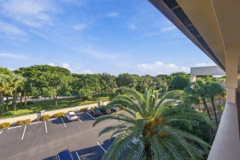 2305 Lucaya Lane #E4, Coconut Creek FL - photo 19 of 36