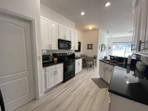 325 Berenger Walk, Royal Palm Beach FL - photo 12 of 43