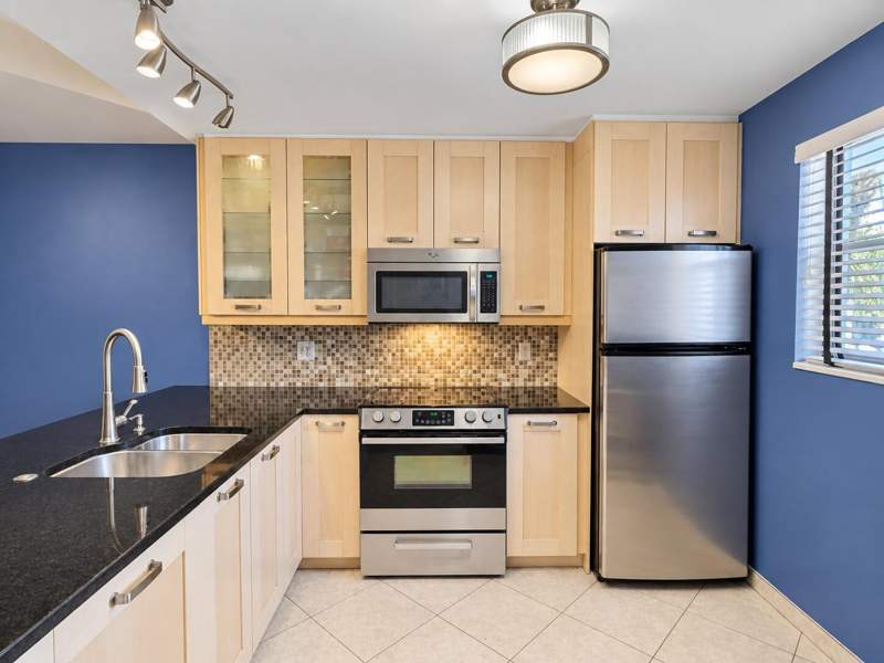2 bedroom Condominium at 3150 Holiday Springs Boulevard #8-204, Holiday Springs Village 1 Condo, Margate — photo 4