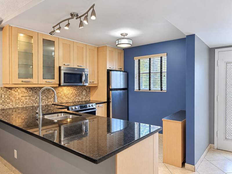 2 bedroom Condominium at 3150 Holiday Springs Boulevard #8-204, Holiday Springs Village 1 Condo, Margate — photo 5