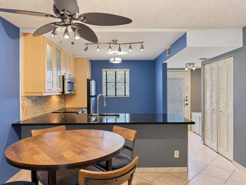 3150 Holiday Springs Boulevard #8-204, Margate FL - photo 6 of 31