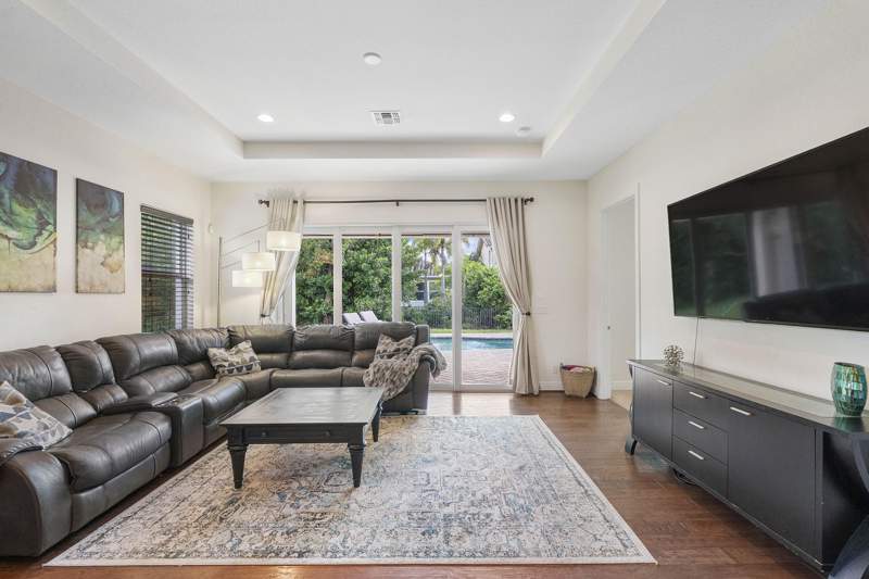 4 bedroom Single Family Residence at 8376 NW 121st Way, Heron Bay North Plat 3, Parkland — photo 5