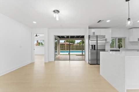 1660 40th Street, West Palm Beach FL - photo 7 of 31