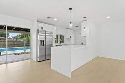 1660 40th Street, West Palm Beach FL - photo 8 of 31