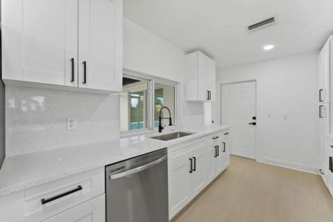 1660 40th Street, West Palm Beach FL - photo 10 of 31