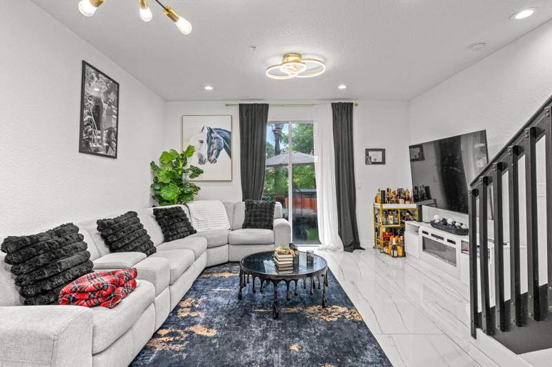 3 bedroom Townhouse at 3606 NW 13th Street, Georgetown, Lauderhill — photo 3