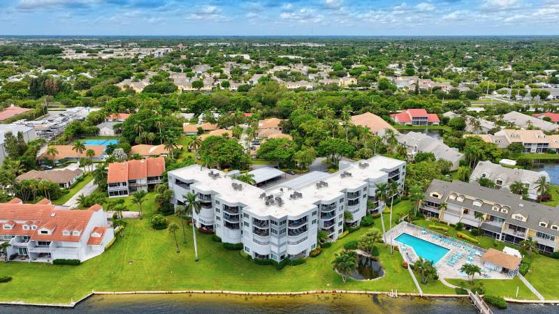 3 bedroom Condominium at 8200 Lakeshore Drive #2010, Lakeshore Colony I Condo, Hypoluxo — photo 2