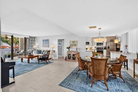 8200 Lakeshore Drive #2010, Hypoluxo FL - photo 10 of 82
