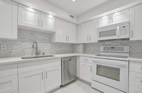 3450 S Ocean Boulevard #121, Palm Beach FL - photo 16 of 47