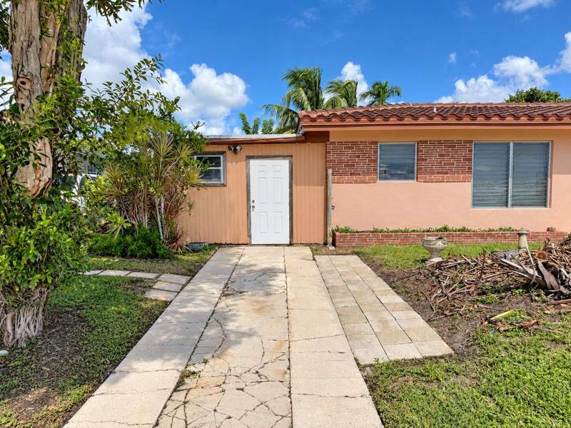3 bedroom Single Family Residence at 5051 SW 10th Street, Lauderdale Golf Estates, Plantation — photo 2