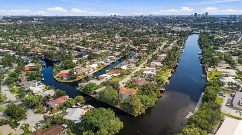 4 bedroom Single Family Residence at 460 SW 18th Court, Boulevard Park Isles Sec 4, Pompano Beach — photo 4