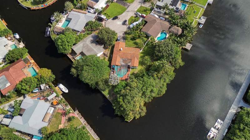 4 bedroom Single Family Residence at 460 SW 18th Court, Boulevard Park Isles Sec 4, Pompano Beach — photo 5