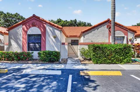 126 Centennial Court, Deerfield Beach FL - photo 10 of 43