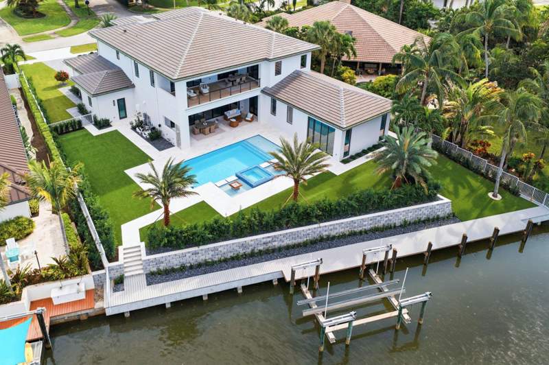 6 bedroom Single Family Residence at 155 Ebbtide Drive, Palm Beach Lake Worth Estates 2, North Palm Beach — photo 2