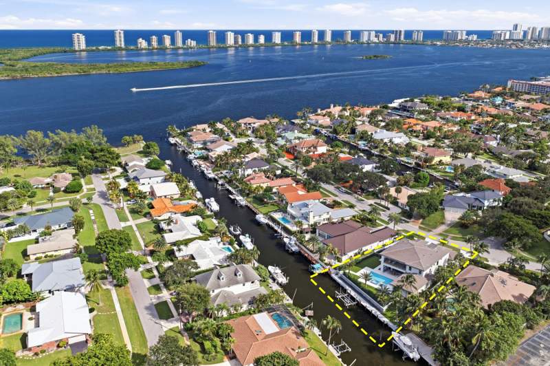 6 bedroom Single Family Residence at 155 Ebbtide Drive, Palm Beach Lake Worth Estates 2, North Palm Beach — photo 3