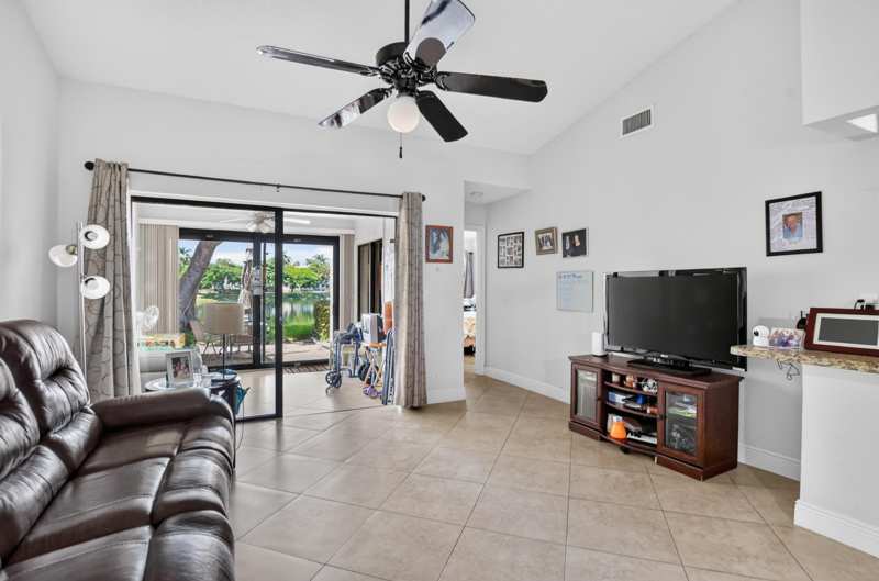 2 bedroom Villa at 126 Centennial Court, Anglo-American Plat Two, Deerfield Beach — photo 1