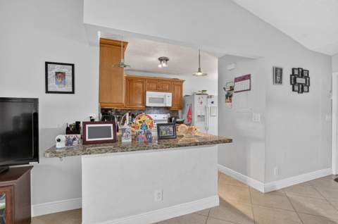 126 Centennial Court, Deerfield Beach FL - photo 19 of 43