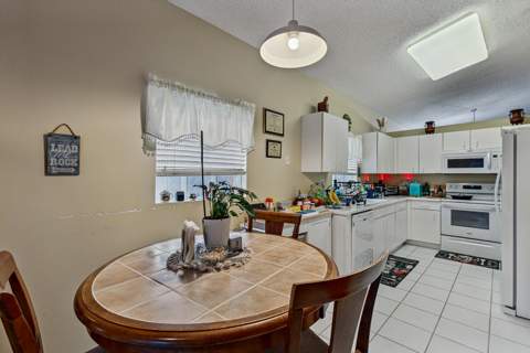 20310 SW 3rd Street, Pembroke Pines FL - photo 17 of 22