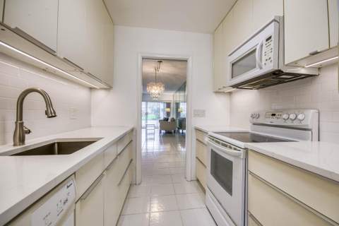3351 Spanish Trail #113, Delray Beach FL - photo 9 of 20