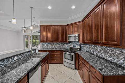 8824 Champions Way, Port St. Lucie FL - photo 13 of 58