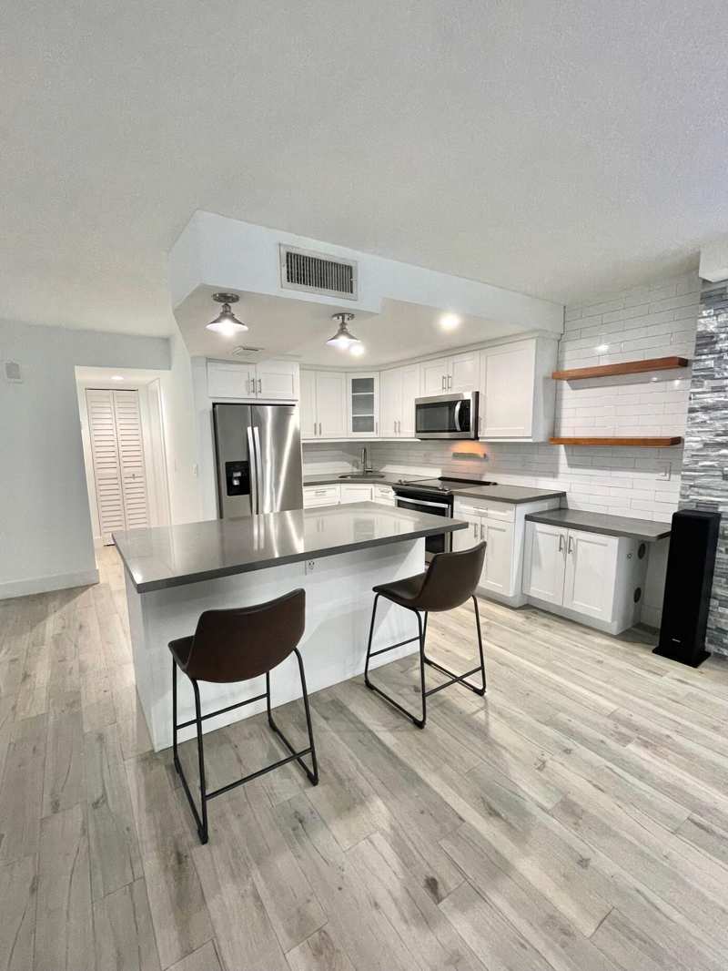 1 bedroom Condominium at 342 Southwind Drive #123, River Key Condo, North Palm Beach — photo 1