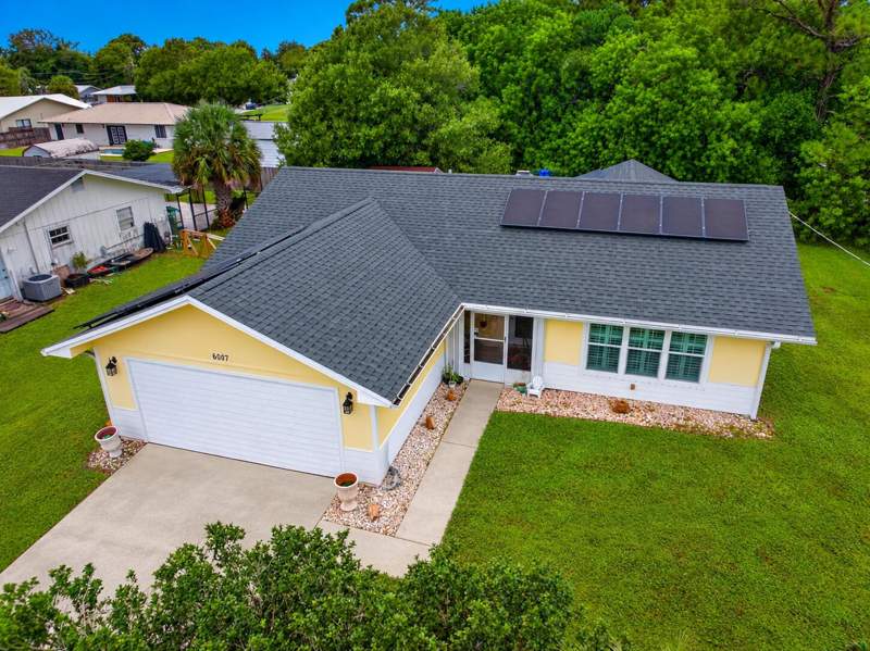 3 bedroom Single Family Residence at 6007 Raintree Trail, Indian River Estates -Unit 9, Fort Pierce — photo 2